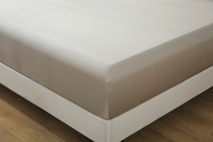 מצעי במבוק סאטן בצבע חול זהוב