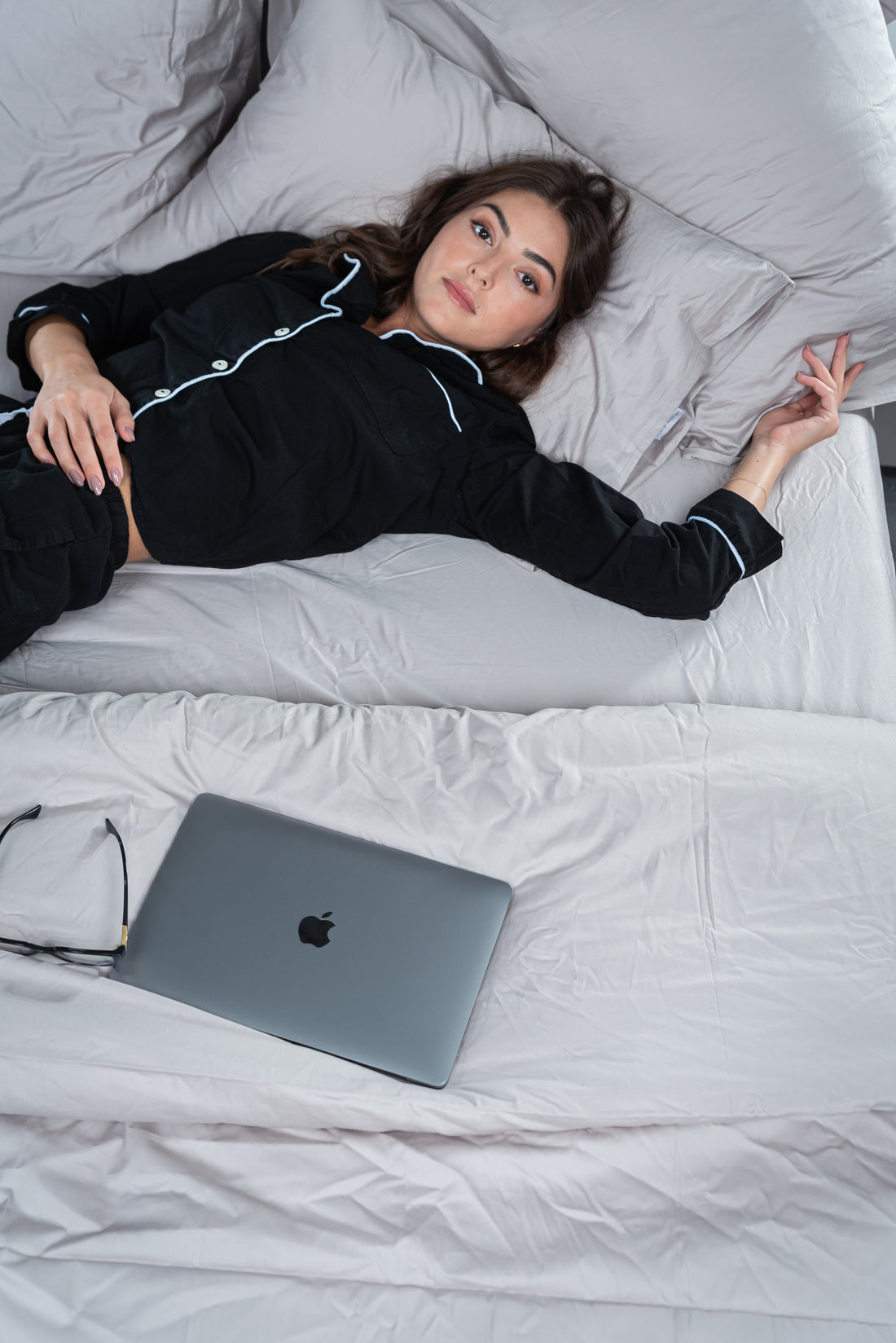 מצעים 100% כותנה סאטן בצבע אפור בהיר