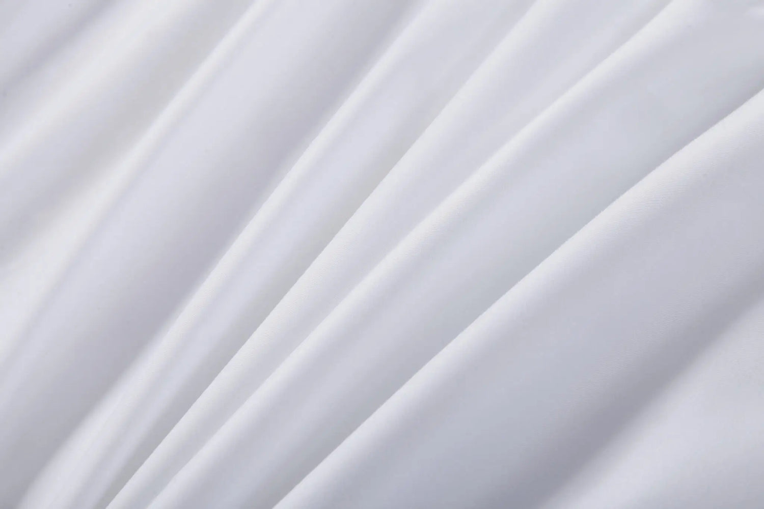 מצעי במבוק סאטן בצבע לבן מושלם