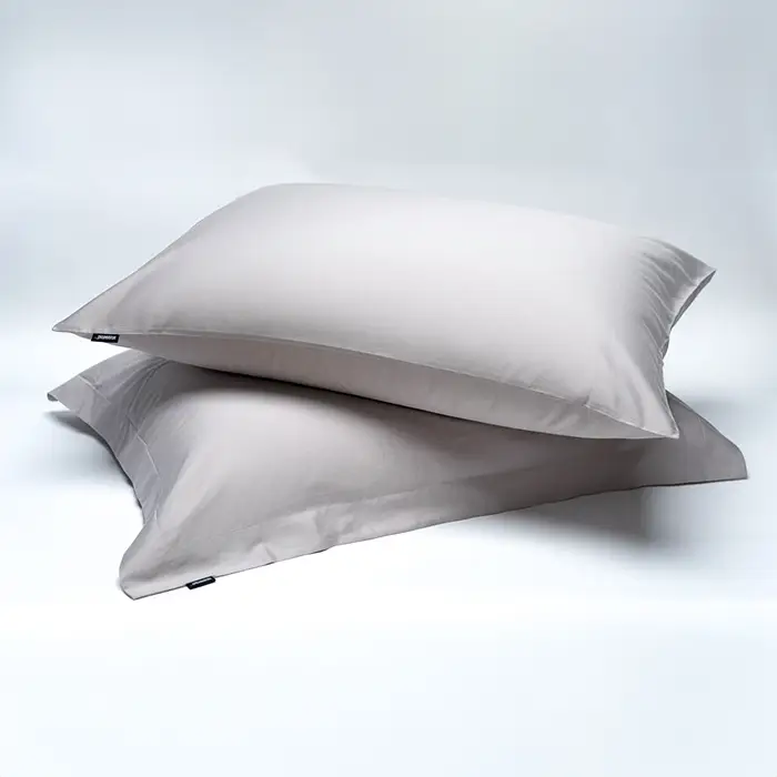 זוג ציפיות לכרית בצבע אפור בהיר כסוף מבית נינואה